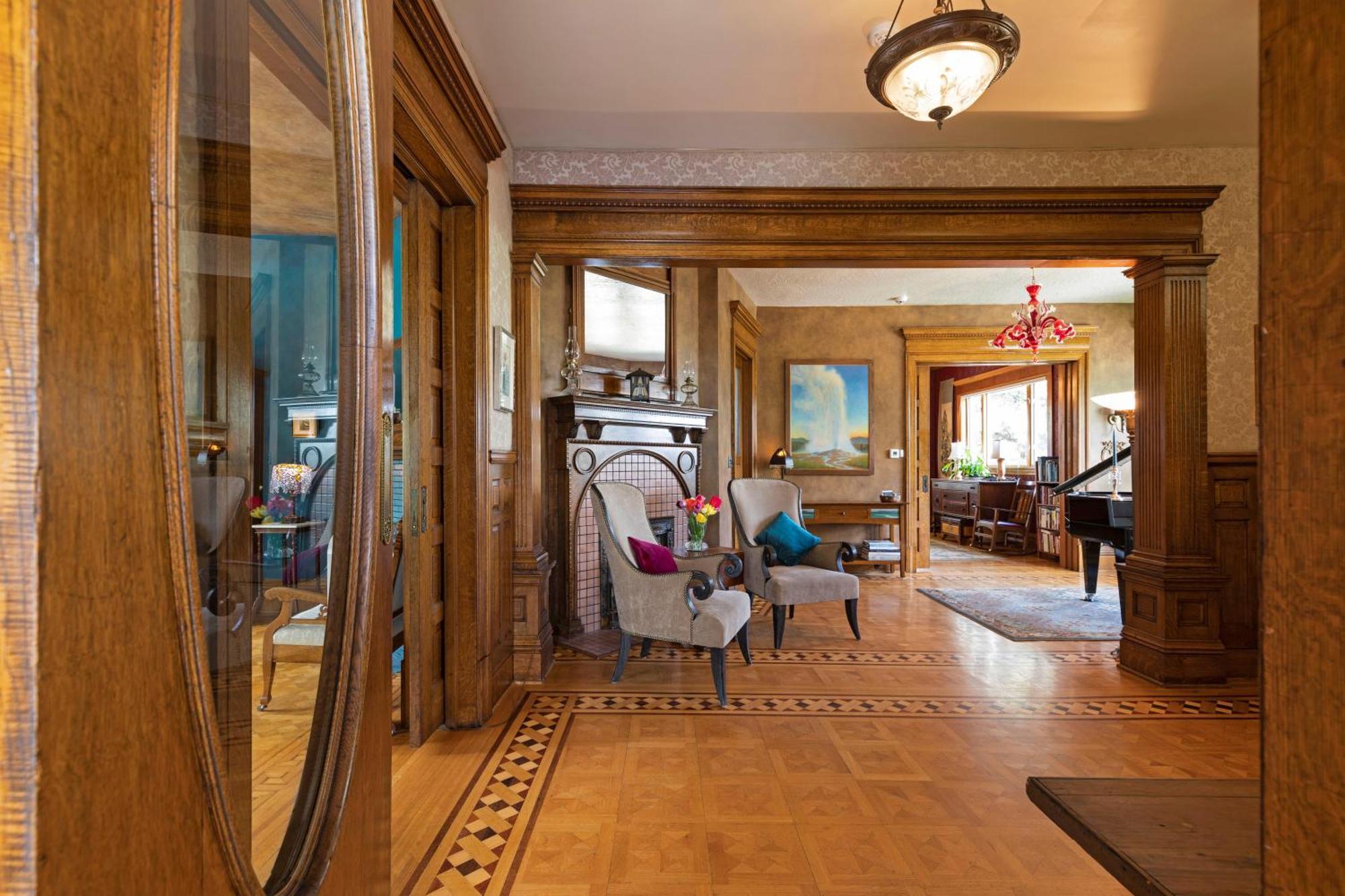 The Gibson Mansion Bed And Breakfast Missoula Exterior photo
